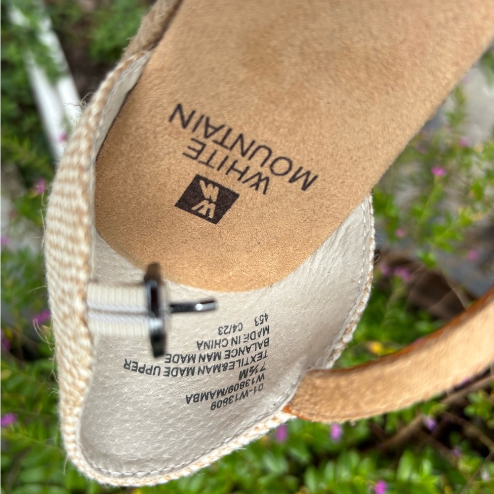 White Mountain Women's Black and Tan Shoes - Picture 8 of 10